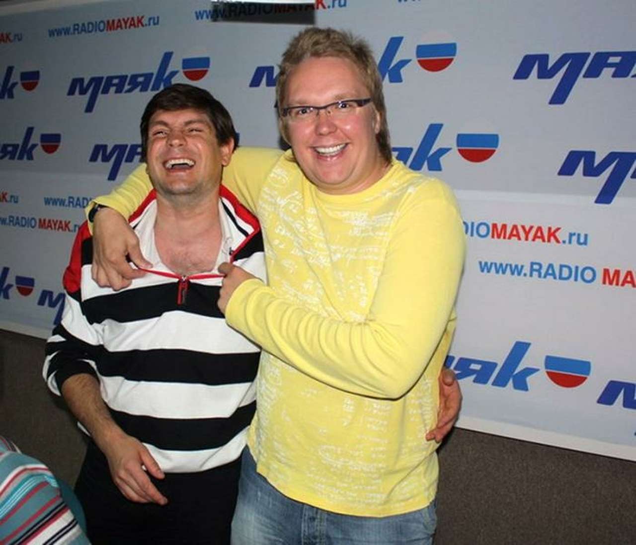 Сергей Стиллавин и Александр Добин примеряют Hyundai Matrix