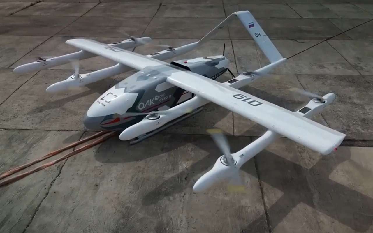 В России создали грузовой беспилотный самолет-коптер — видео