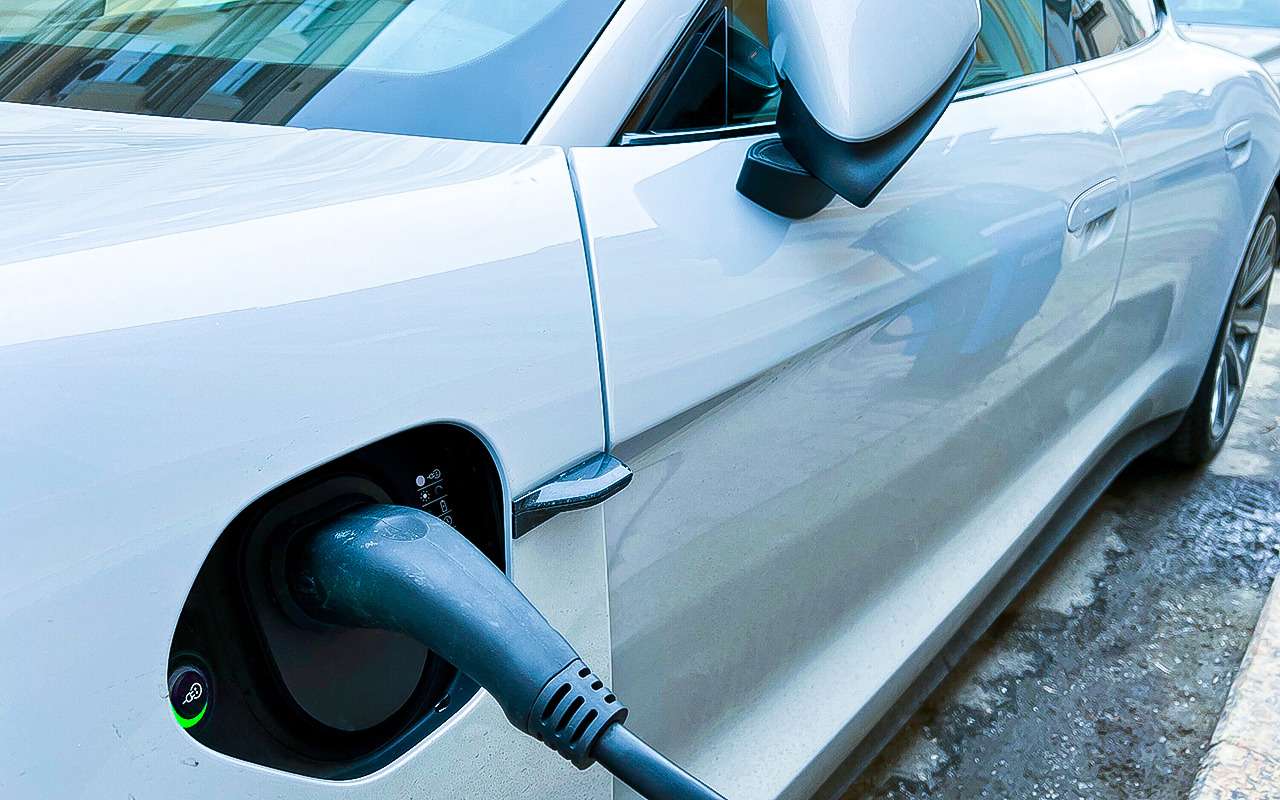 В России установят более 600 быстрых зарядок электромобилей