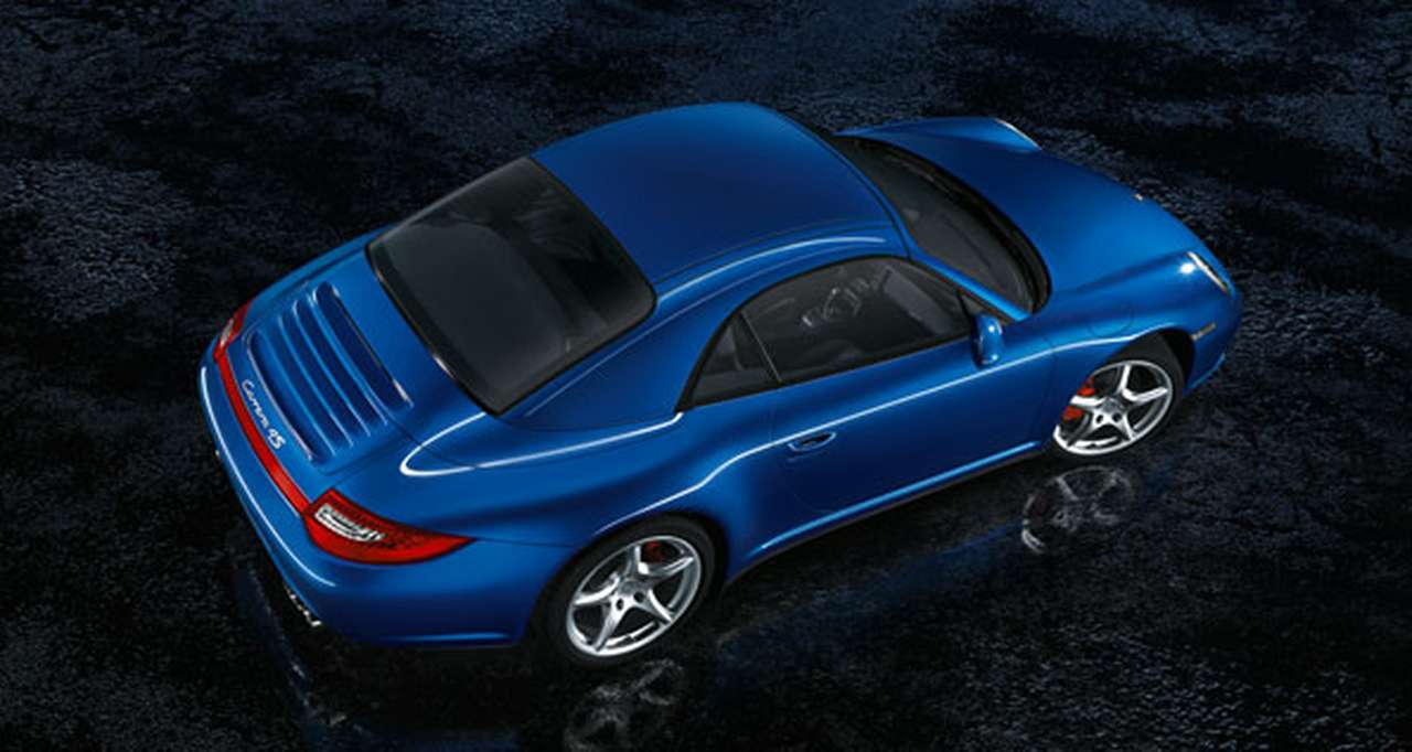 На кузове Porsche появятся имена из Facebook