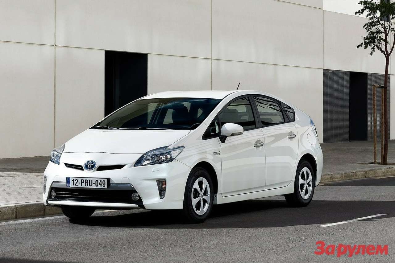 Toyota подумывает о гибридном кроссовере Prius