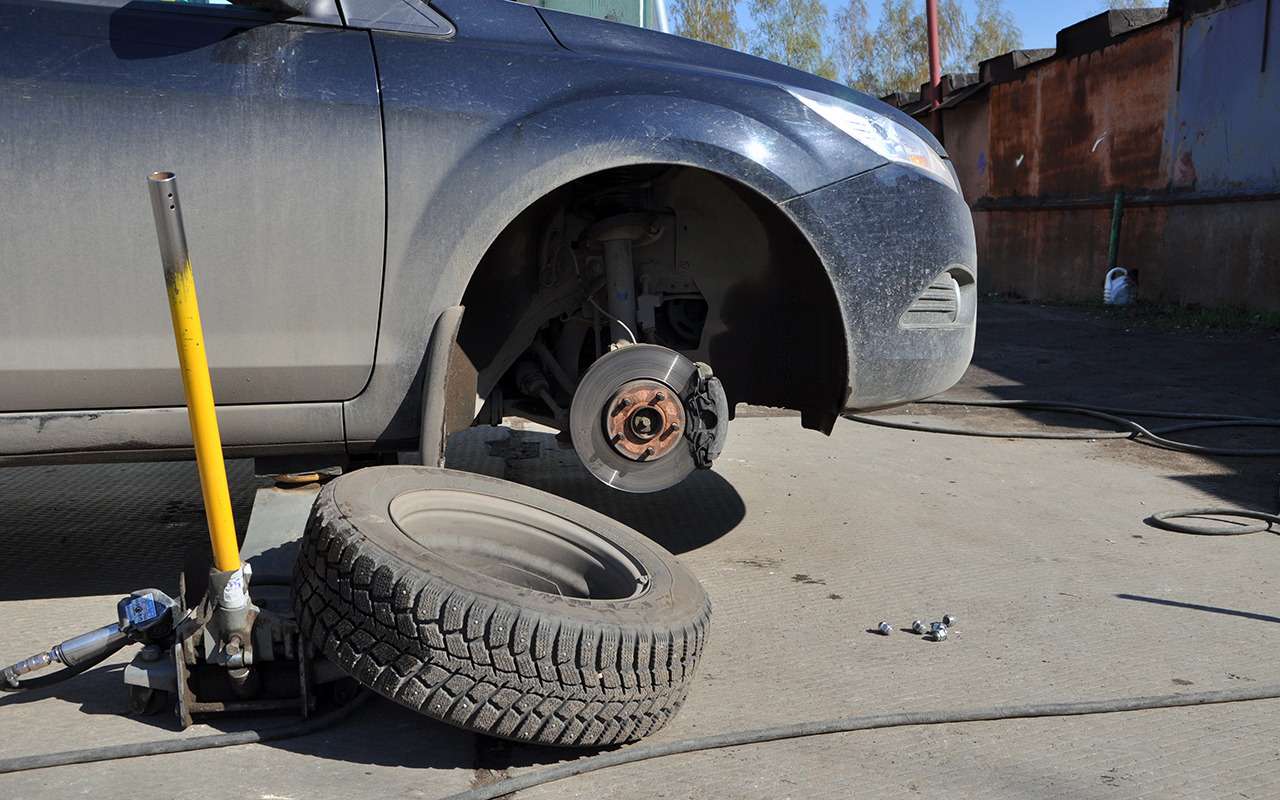 Молодой полицейский попался на краже колес