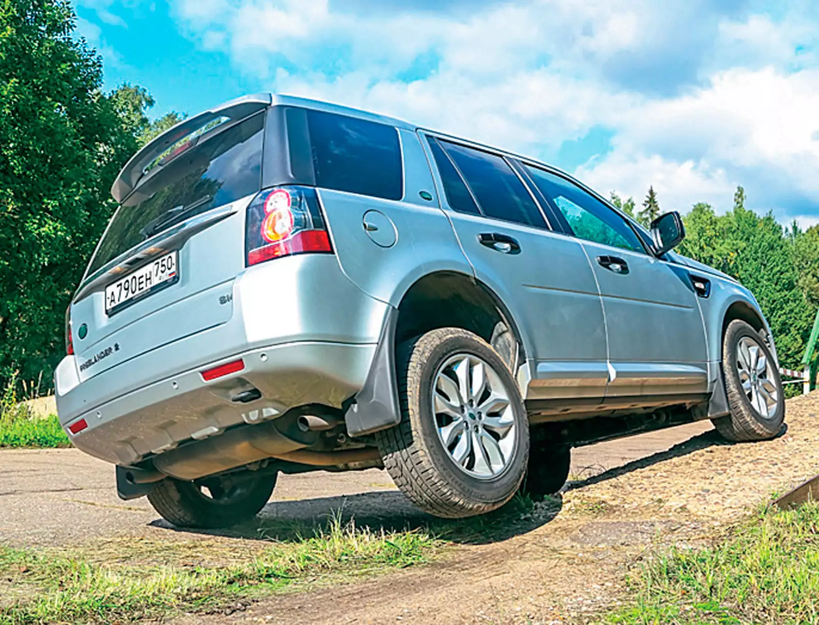 Что лучше джип гранд чероки или фольксваген туарег - 80 фото