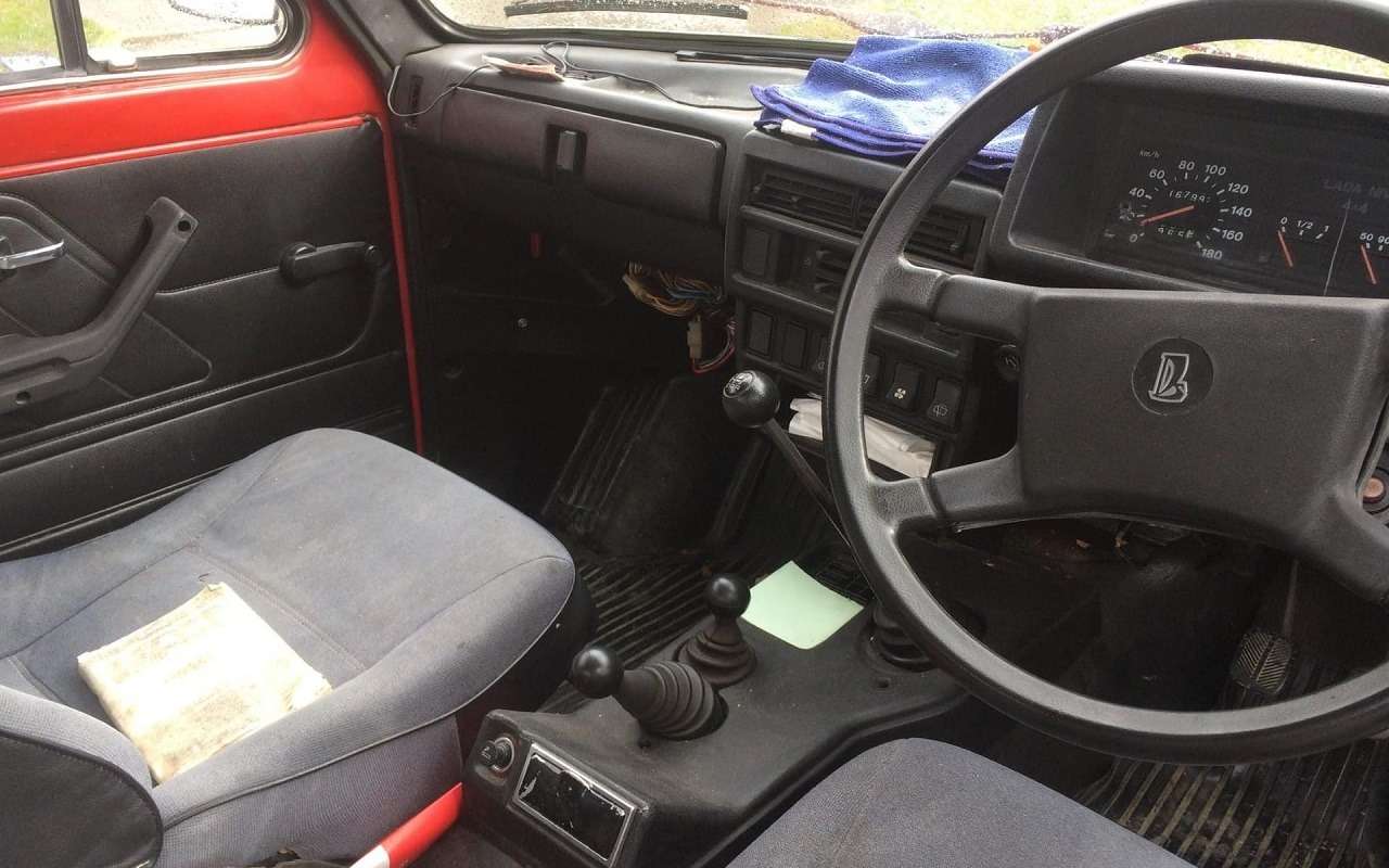 Идеальную Ниву с правым рулем продают в Новой Зеландии