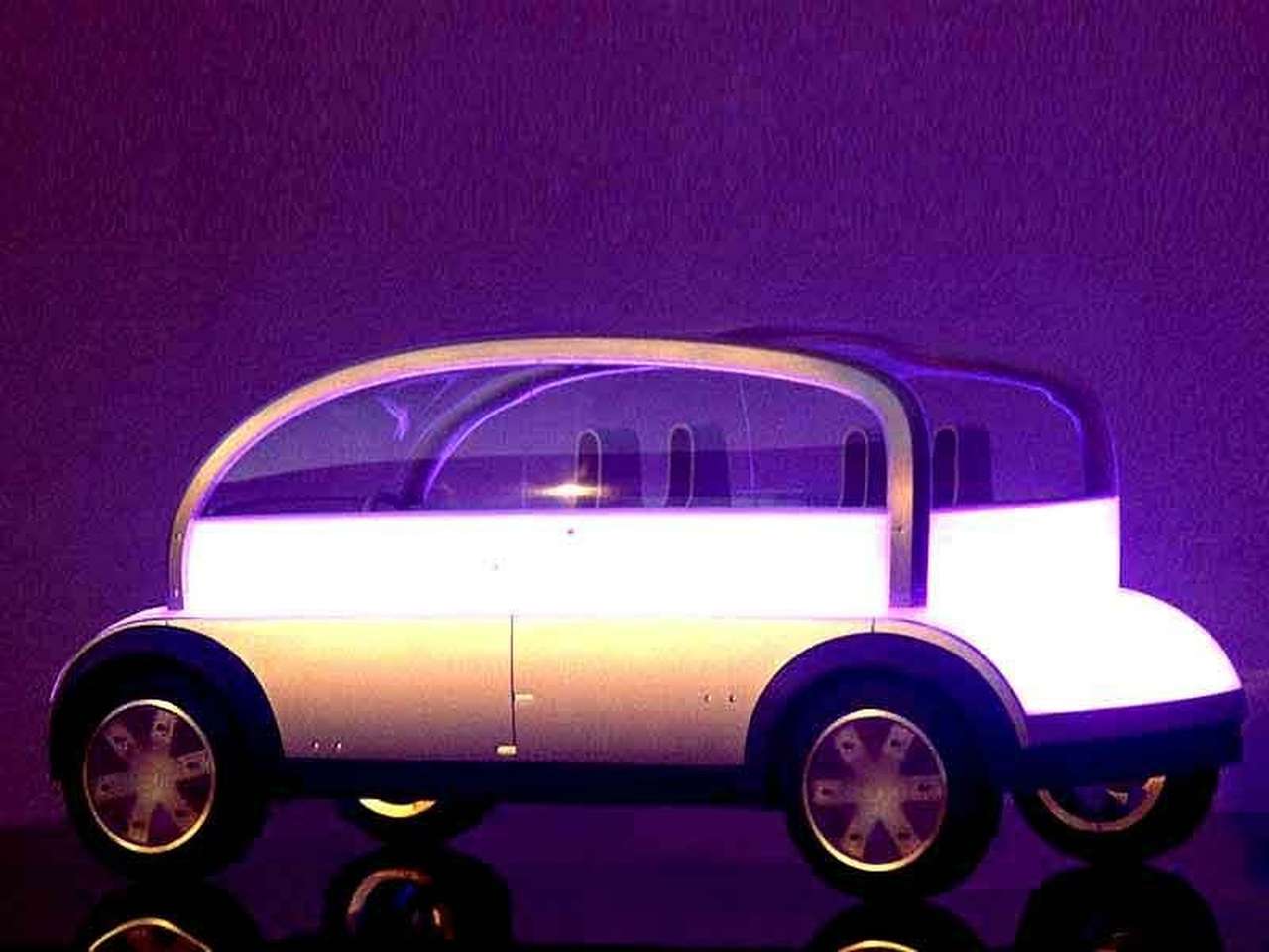 Машины Ford научились мигать всем кузовом