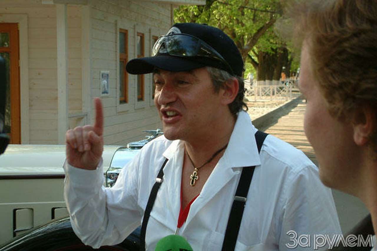 Дмитрий Дибров: «Ралли старинных машин - это эдипов комплекс»