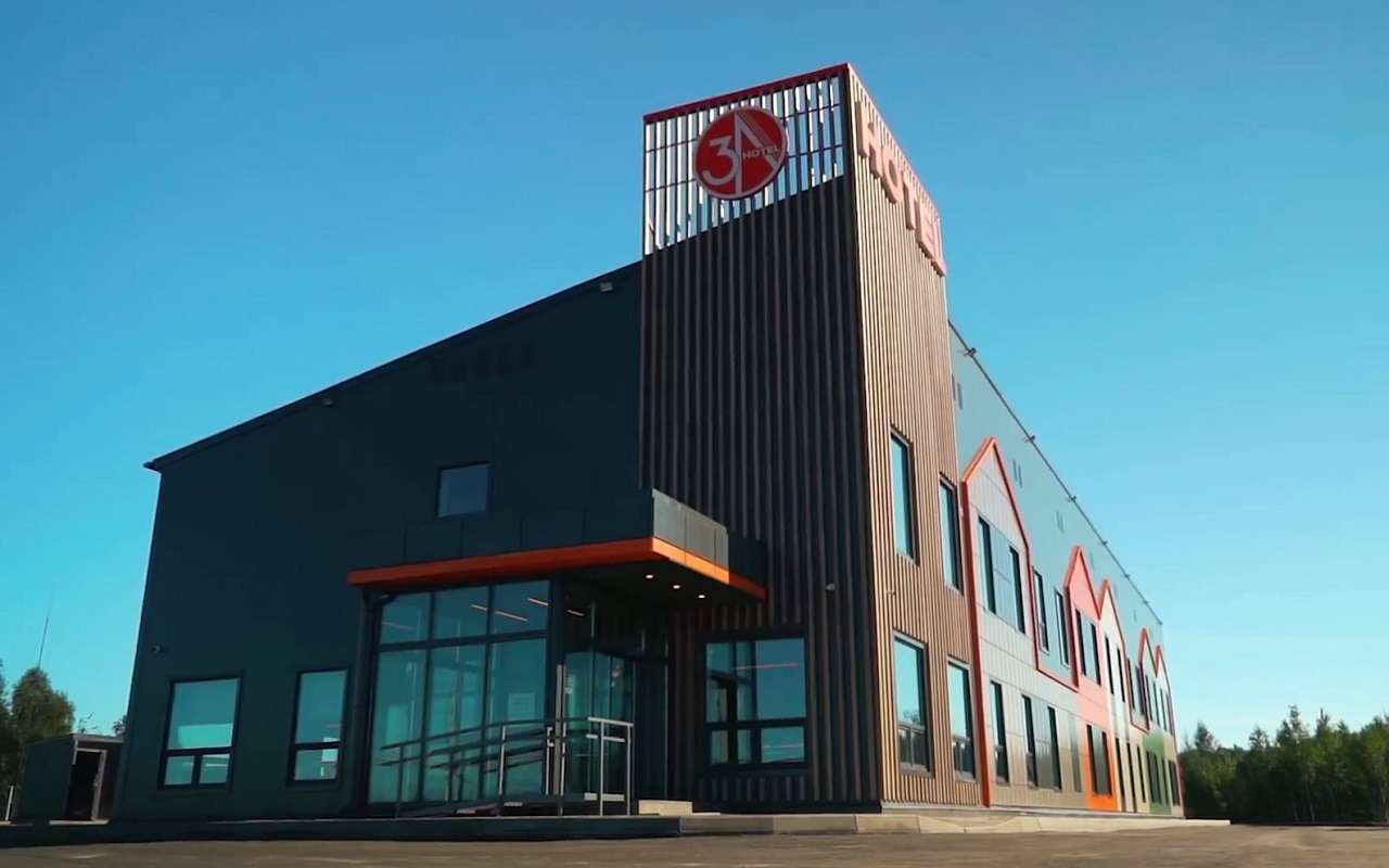 Водители смогут переночевать с удобствами — на трассе заработал первый отель