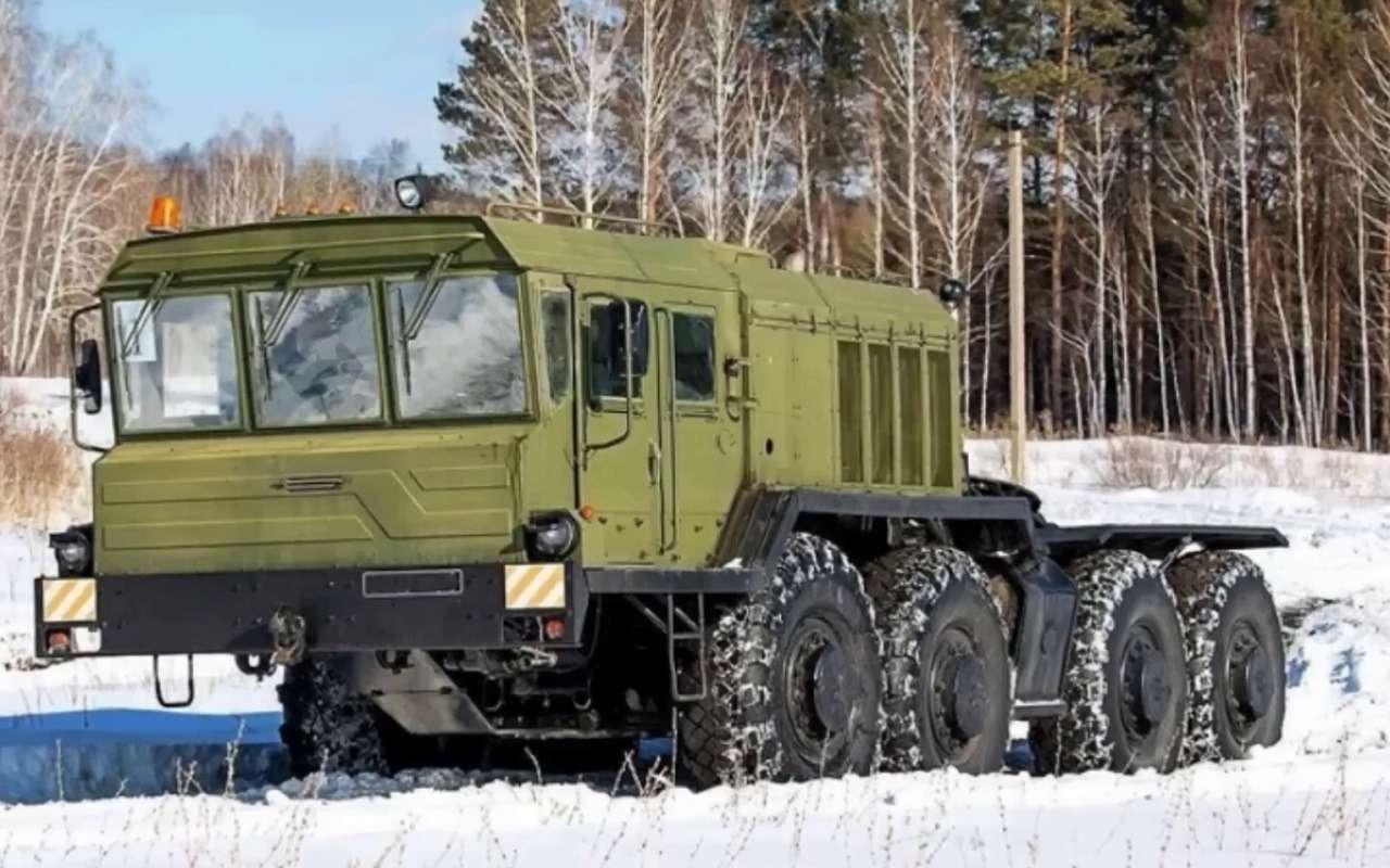 Эту бы мощь, да в мирных целях: военные тягачи СССР