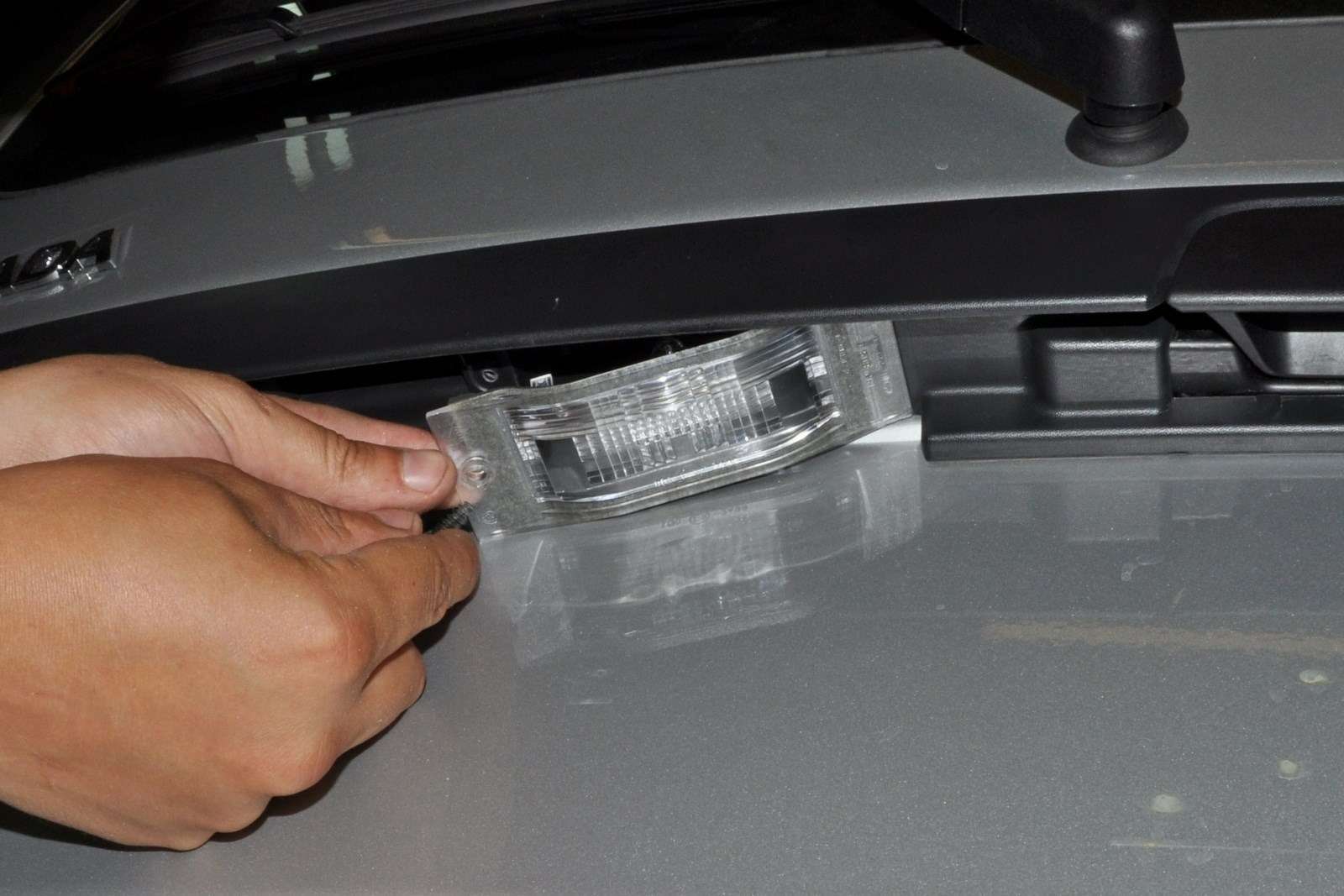 Как поменять поворотник на ларгусе - фото