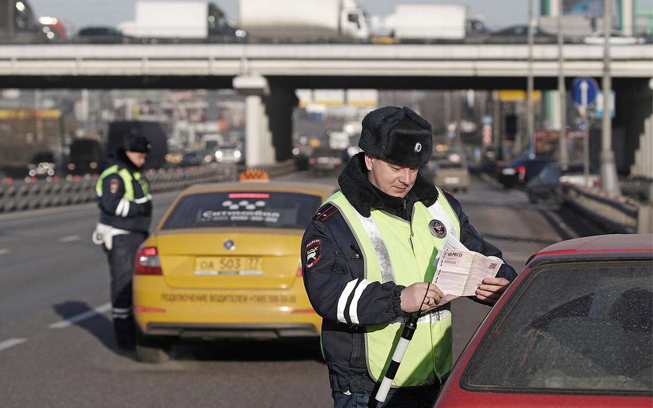Общение ГИБДД с водителями выйдет на новый уровень: что изменится