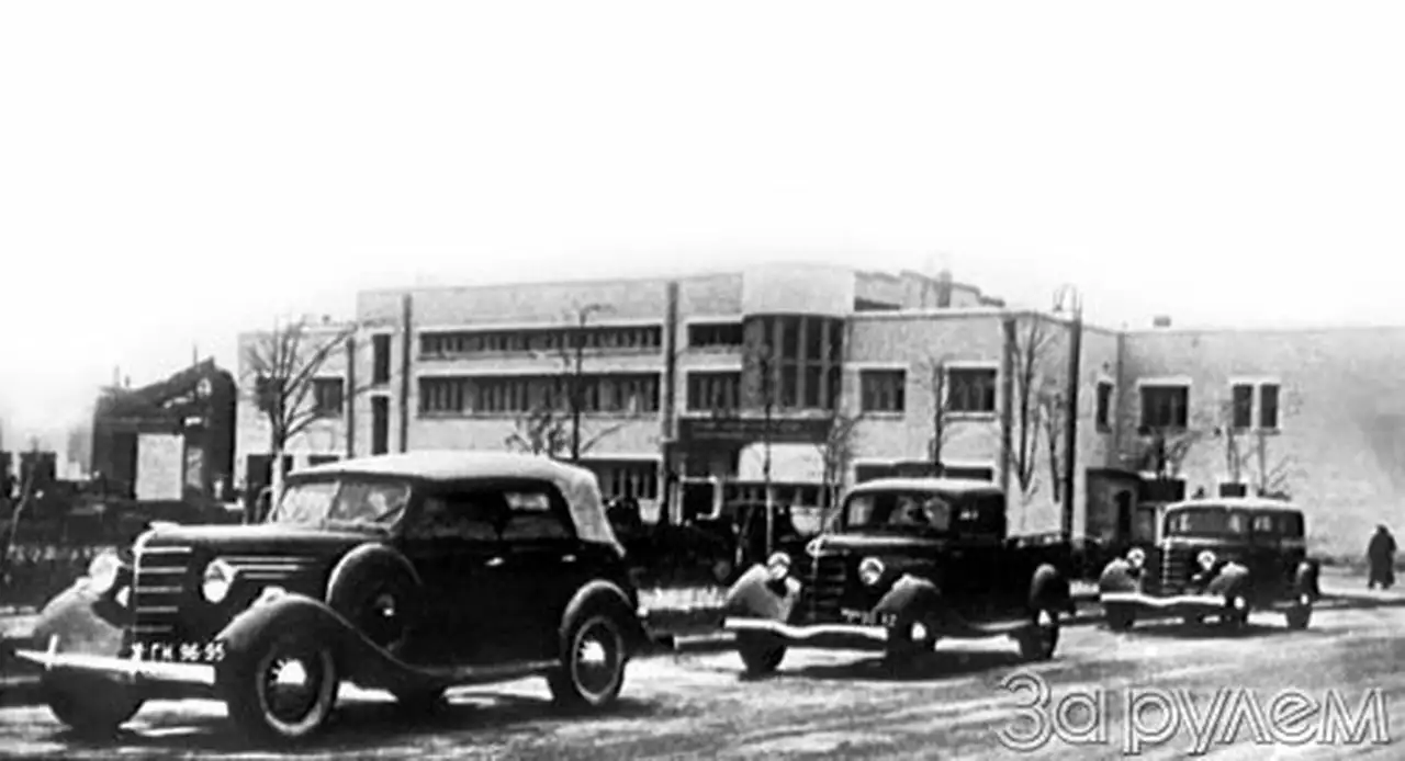 «но на эмке драной и с одним наганом…»