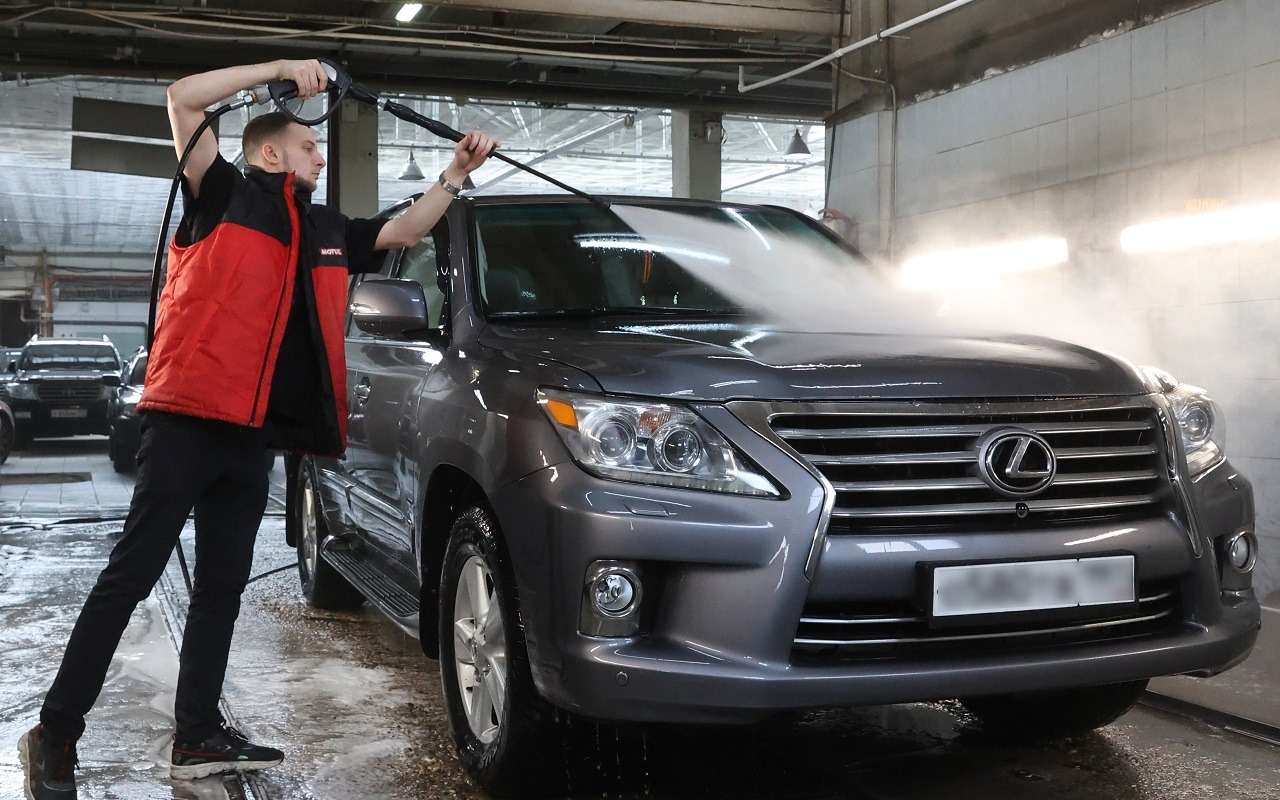 Как очистить автомобиль от тополиных почек и не испортить краску