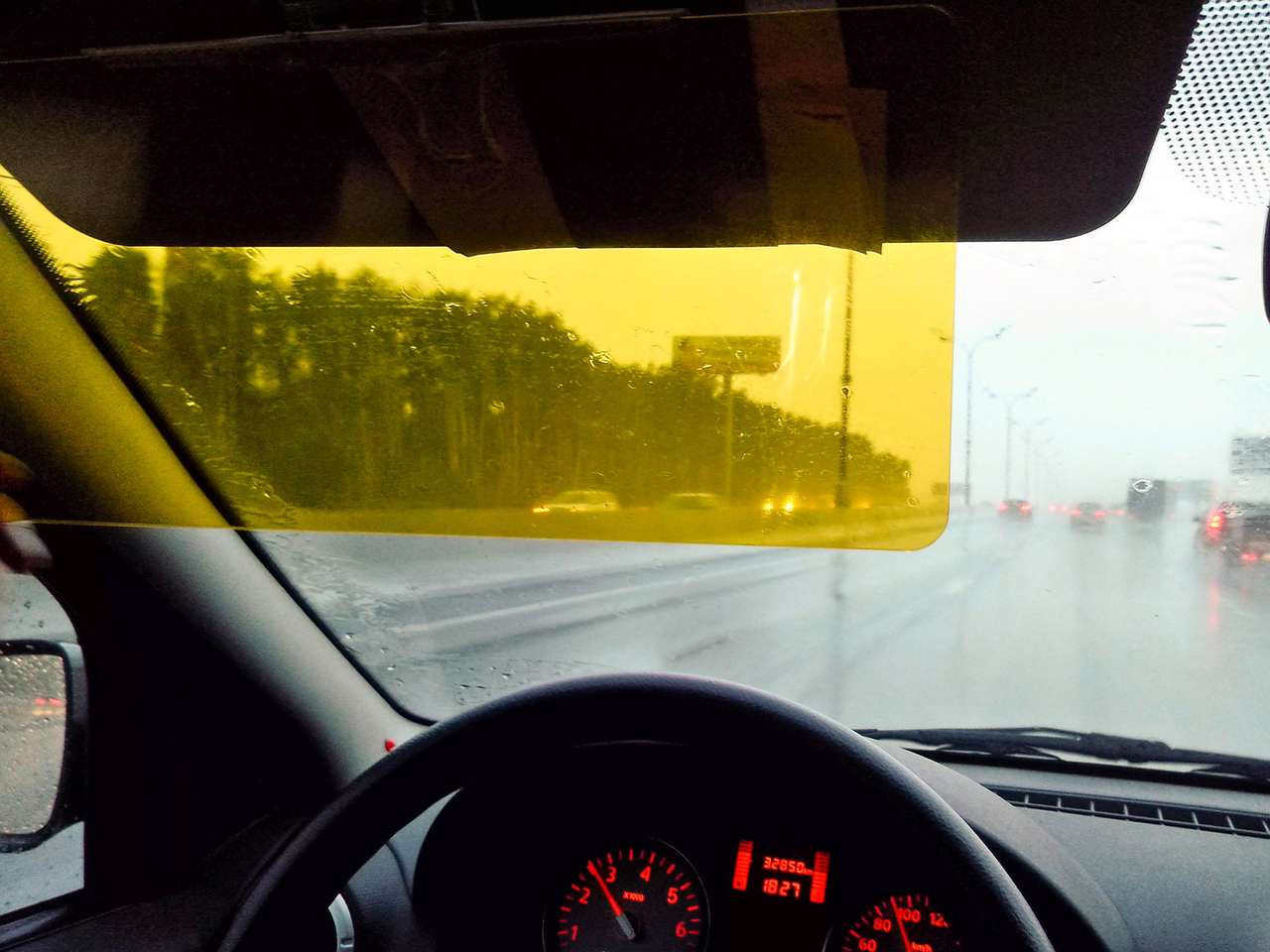 Как улучшить обзор за рулем: испытываем HD-экран для водителей