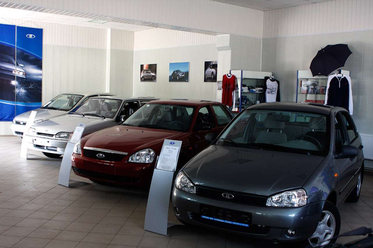 Продажи АВТОВАЗа в октябре оказались ниже, чем в сентябре