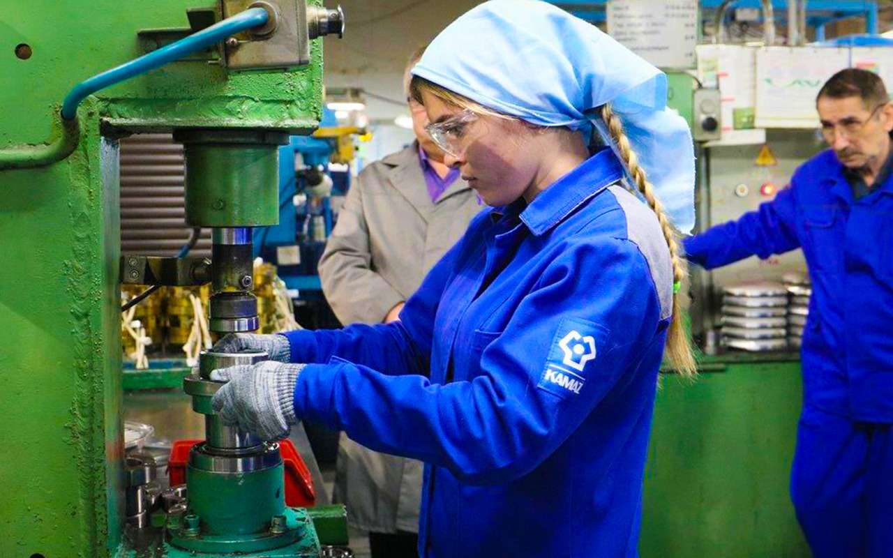 КАМАЗ: какие сотрудники там остро необходимы