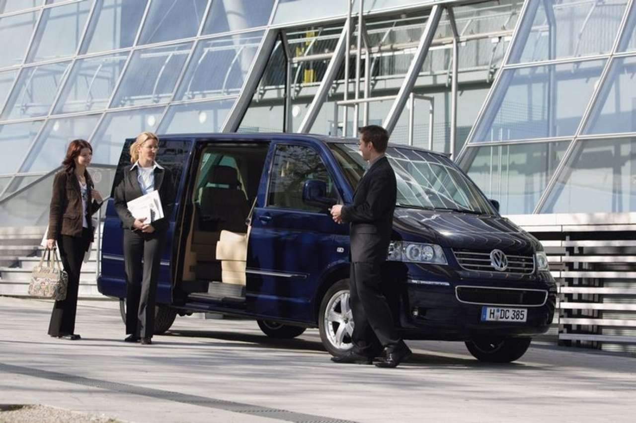 Volkswagen представил в России Multivan Business