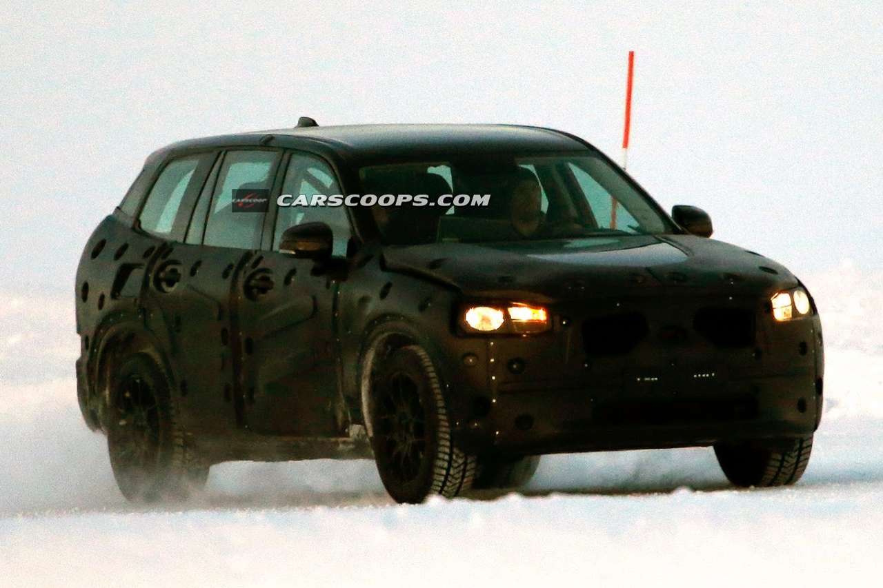 Новый Volvo XC90 попал под прицел фотокамер 