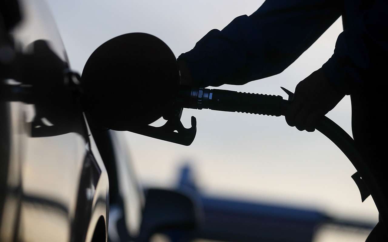 Топливо продолжает дорожать. В пределах инфляции – утверждают власти