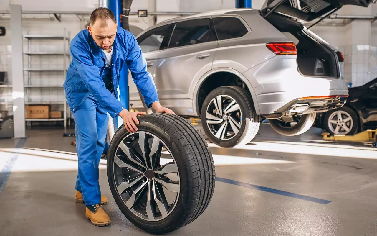 Сезонный шиномонтаж в РФ: стоимость услуг и причины подорожания
