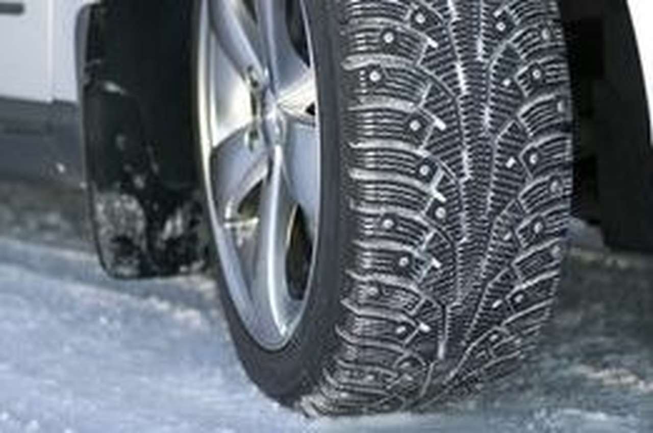 Штрафов за езду на несоответствующих сезону шинах не будет