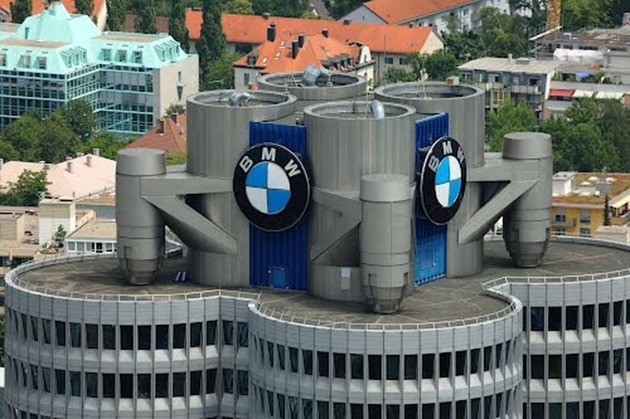Центральный склад BMW задерживает поставку запчастей