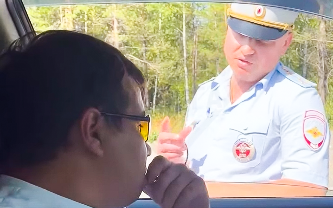 Водитель удалил видео со своим нарушением и уехал от ГИБДД