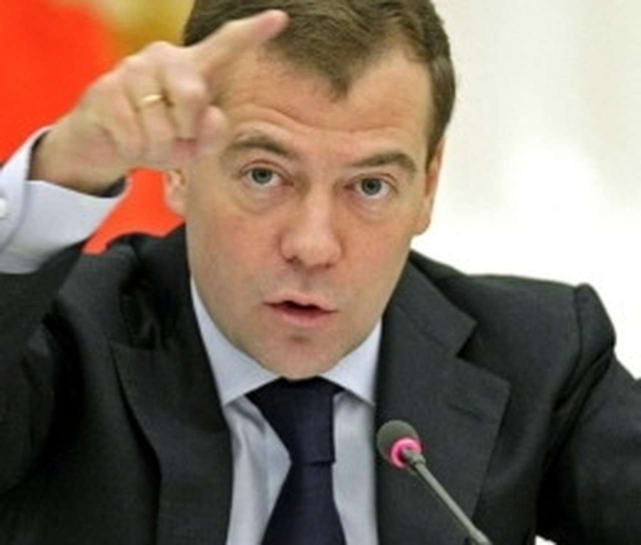  Медведев предлагает подумать о введении уголовной ответственности за пьяную езду