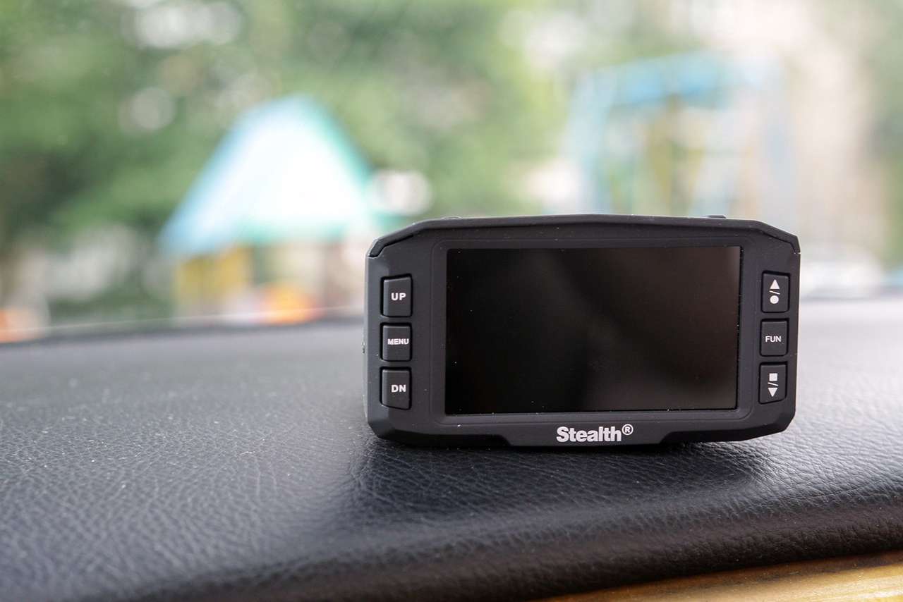 Комбо-устройство Stealth MFU 630: и швец, и жнец, и на дуде игрец