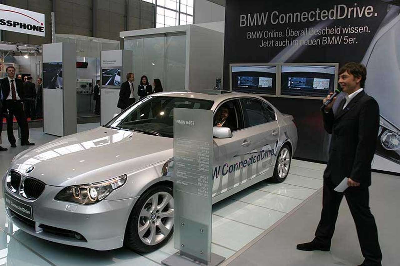 Пятерка BMW засветилась на CeBit-2004