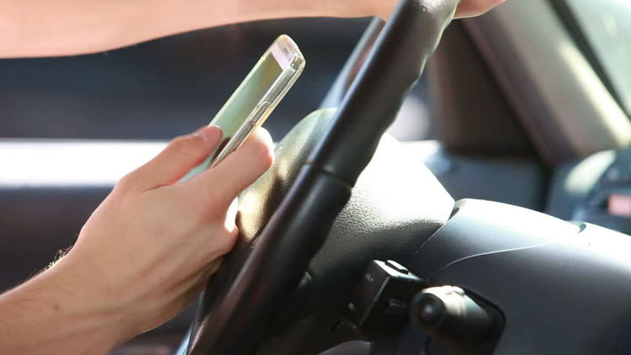 «Срочно помогите - какие там новые правила по ДТП?» Начинающие водители звонят на горячую линию