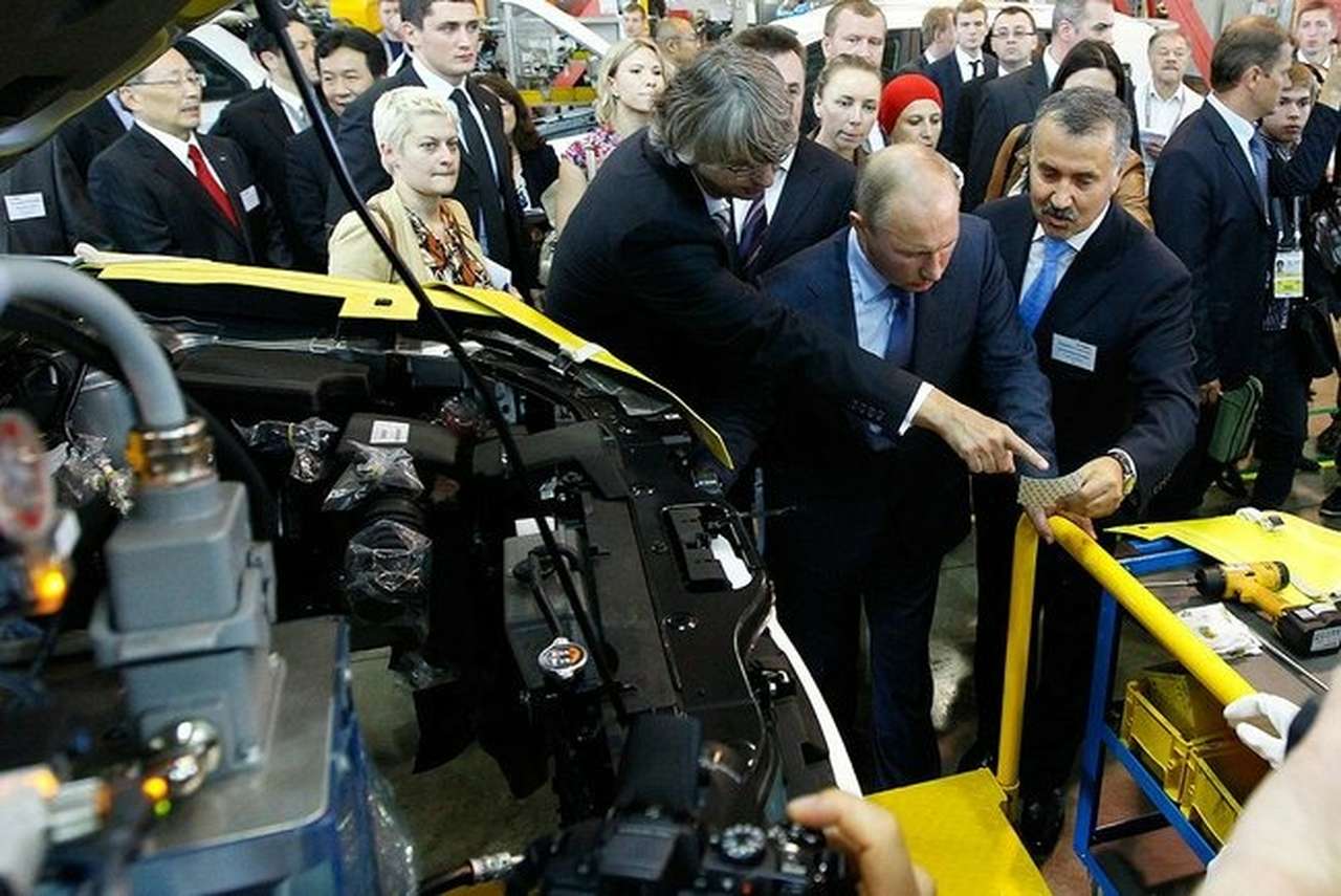 Путин на запуске завода «Sollers-Mazda»: «Надеюсь, выпили столько, чтобы сегодня выйти на работу?»