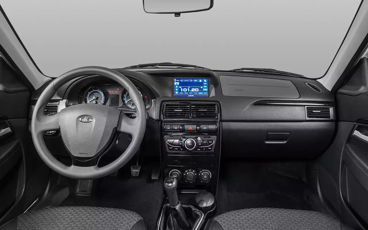 Этот автомобиль стоит как iPhone, но служит в разы дольше. Что скрывает народный хит за 250 тыс. рублей