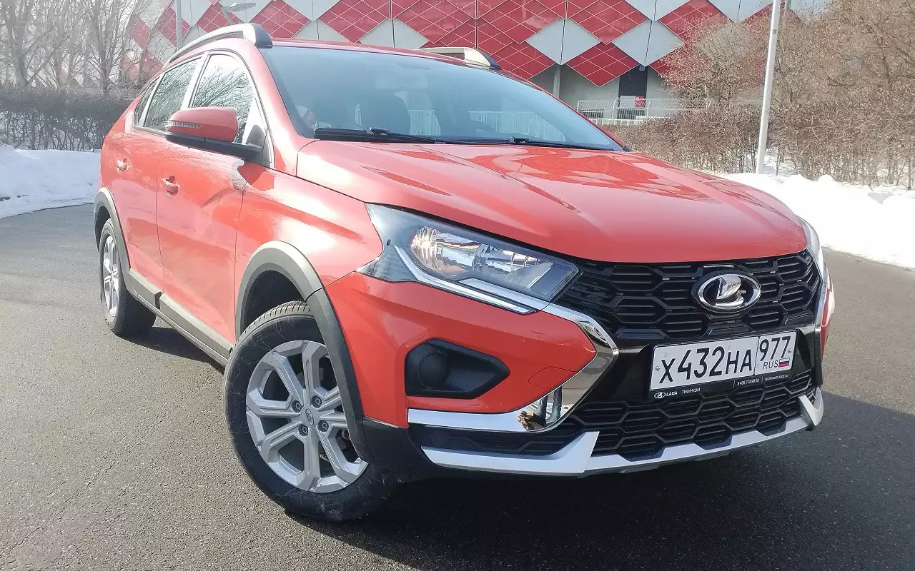 Искра SW Кросс в ярком колере, безусловно, радует глаз. Посмотрим, порадует ли кошелек и нервы.