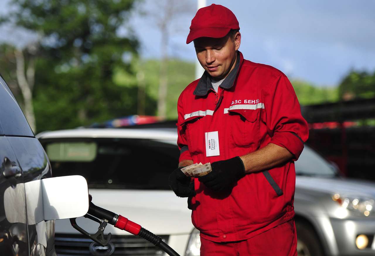 Оборот топлива Евро-4 собираются продлить