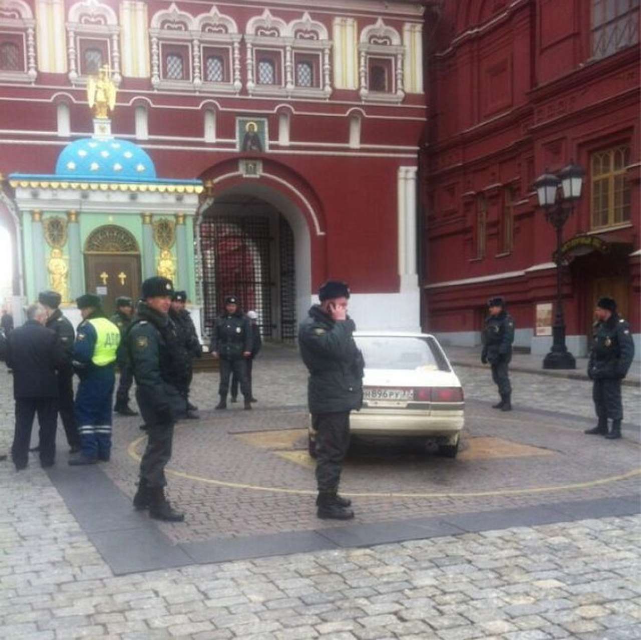 «Сын Путина» пытался проехать на Красную площадь