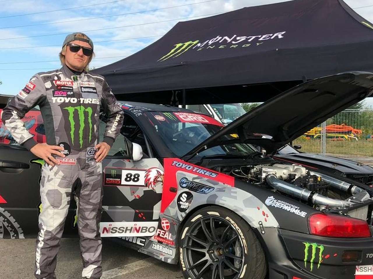 АРКАДИЙ ЦАРЕГРАДЦЕВ ПОБОРЕТСЯ ЗА ПОДИУМ МЕЖДУНАРОДНОГО ФИНАЛА СЕРИИ GYMKHANA GRID 2019
