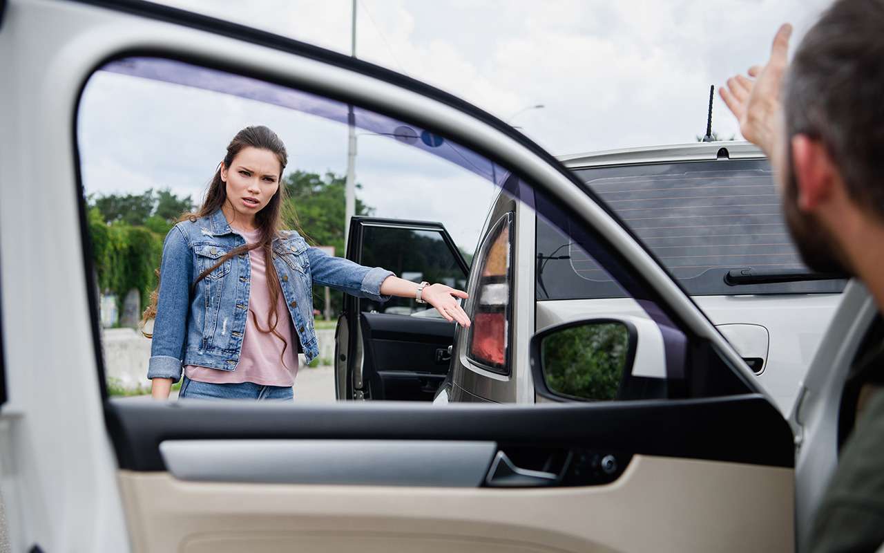 Повреждение авто предметом из-под чужих колес — не ДТП