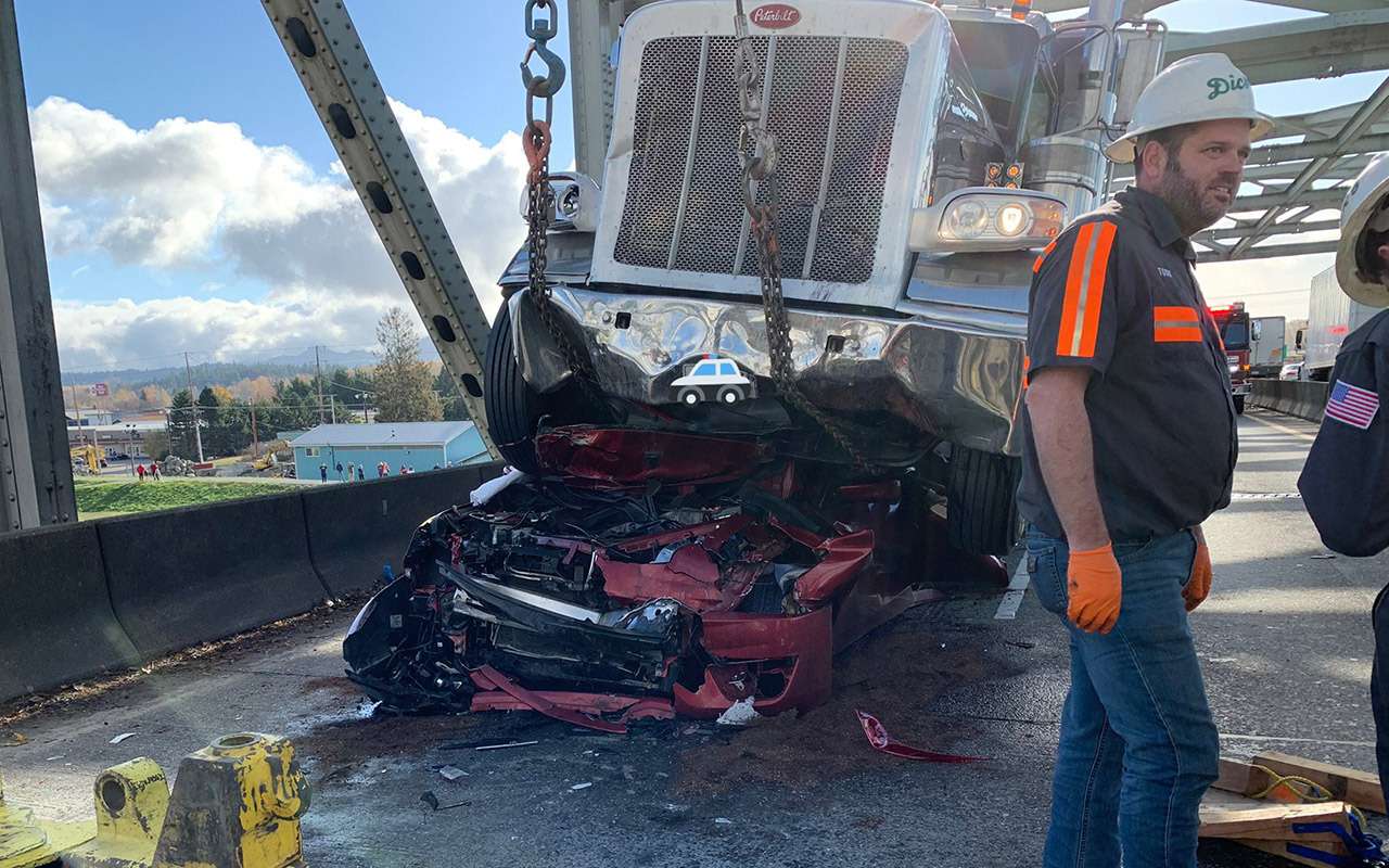 Шок-авария: авто всмятку, на «пострадавшей» — ни царапинки