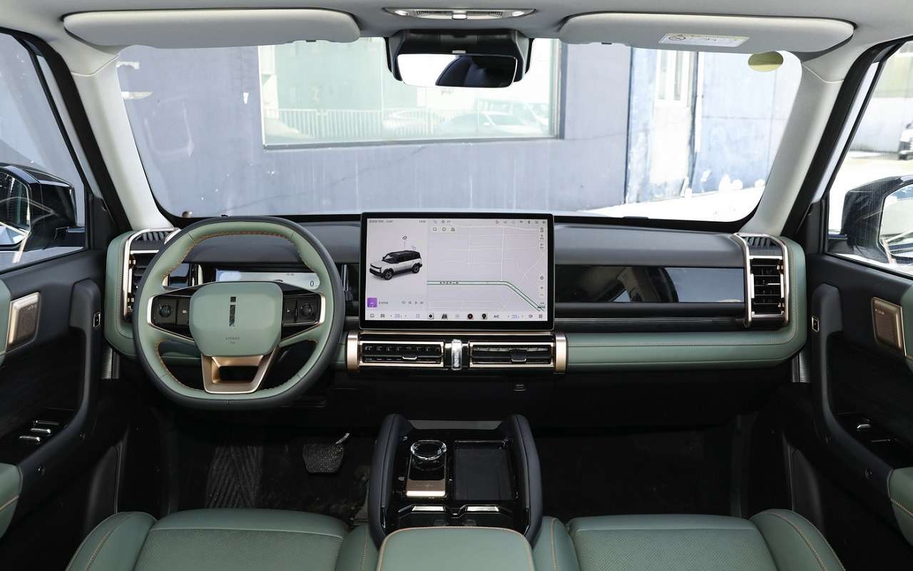 Интерьер Chery iCar 03