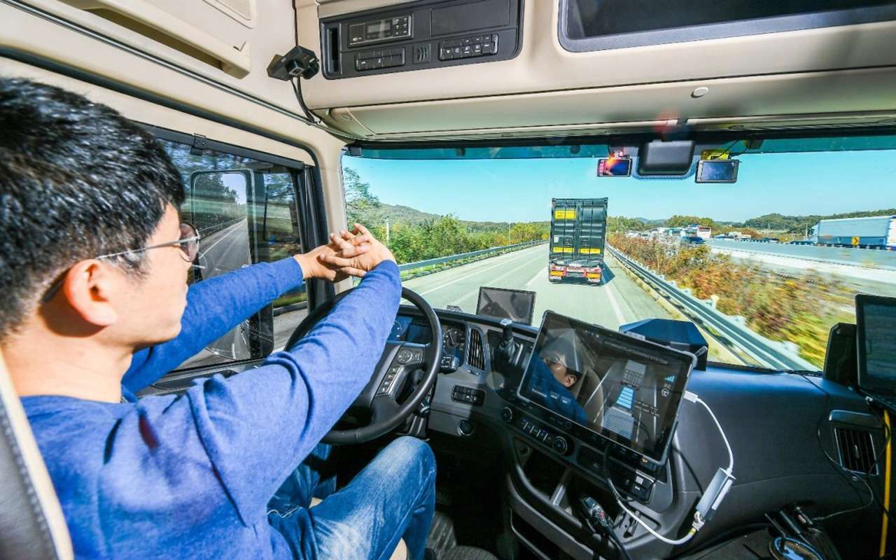 Беспилотным грузовикам разрешат разгоняться до 75 км/ч