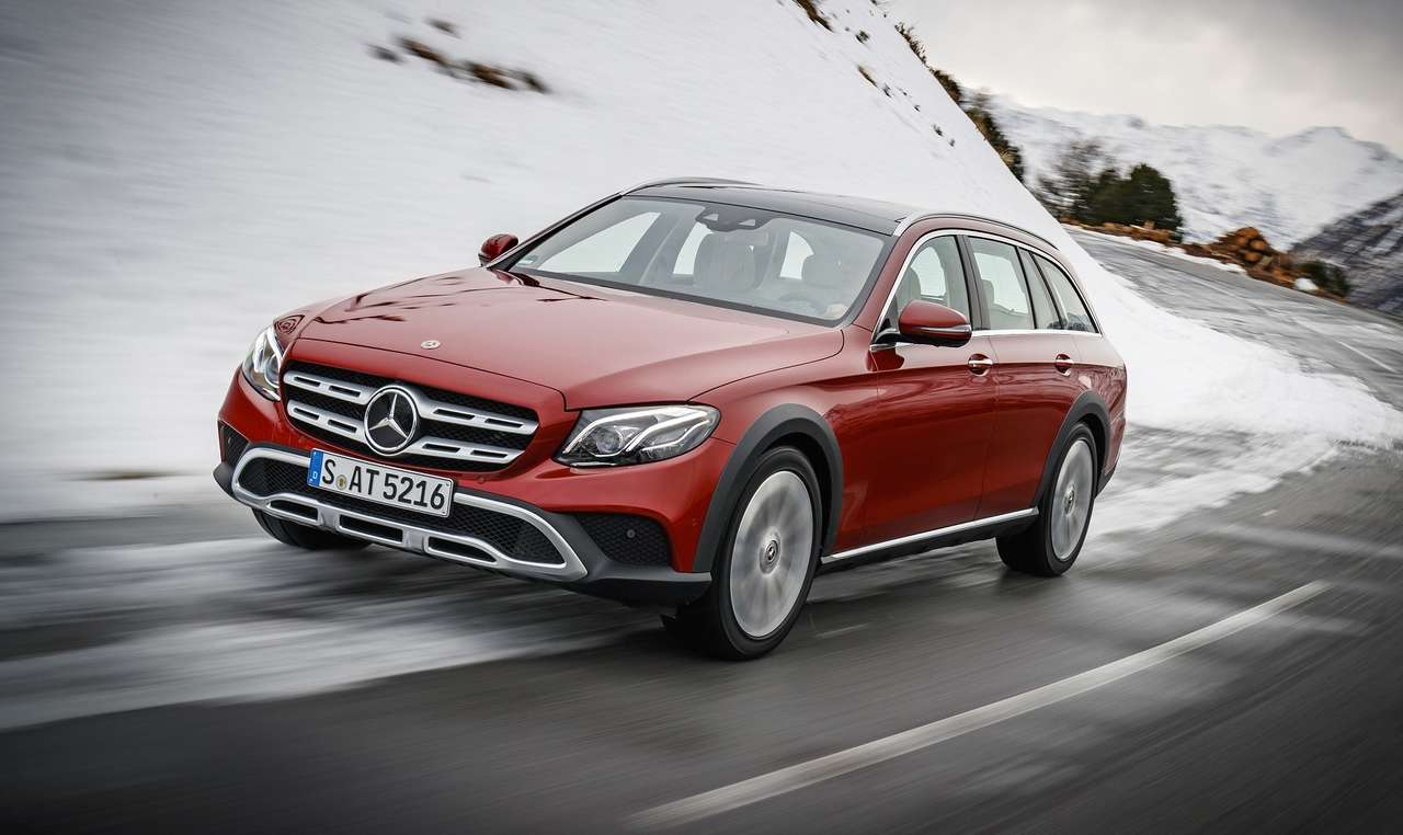 Mercedes-Benz E-класса All-Terrain: объявлена рублевая цена