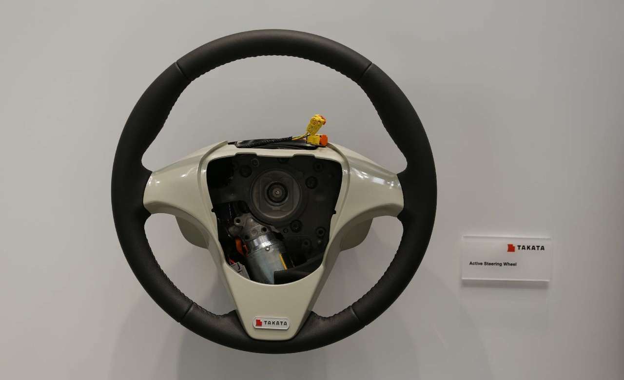 В США отзывают еще 5 млн машин с подушками Takata после гибели человека