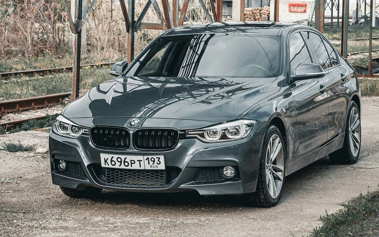 В России могут обязать заменить госномера без триколора