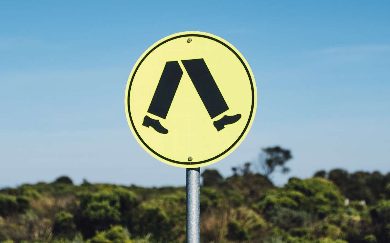 «Сигнал вежливости» или «парковка на ощупь». Как не попасть впросак за рубежом