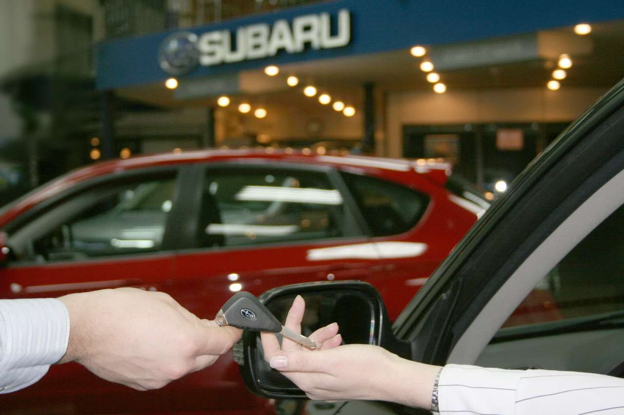 Автодилеры: никто не знает, сколько новых автомобилей на самом деле продается в России