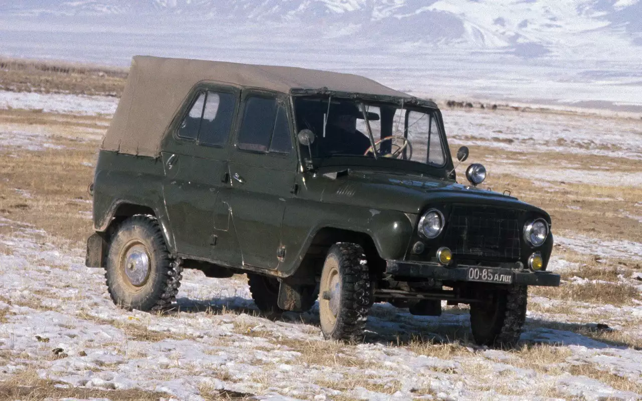 УАЗ-469 выпускался в Ульяновске с 1972 года, в 1985-м сменив индекс на УАЗ-3151. На фото – УАЗ-469 в Чуйской степи, 1980 год