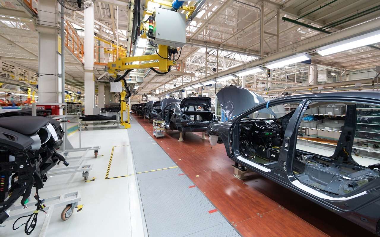 Конкуренция и слабая экономика: аналитик указала на причины кризиса автопрома