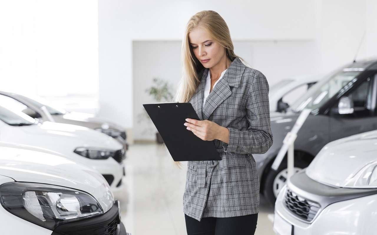 Российский авторынок просел почти на четверть