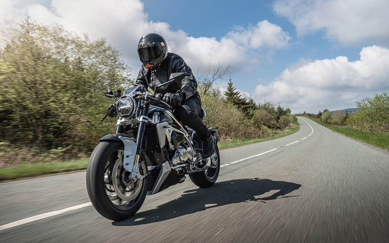 Классический дизайн с современной начинкой: Norton V4CR Cafe Racer