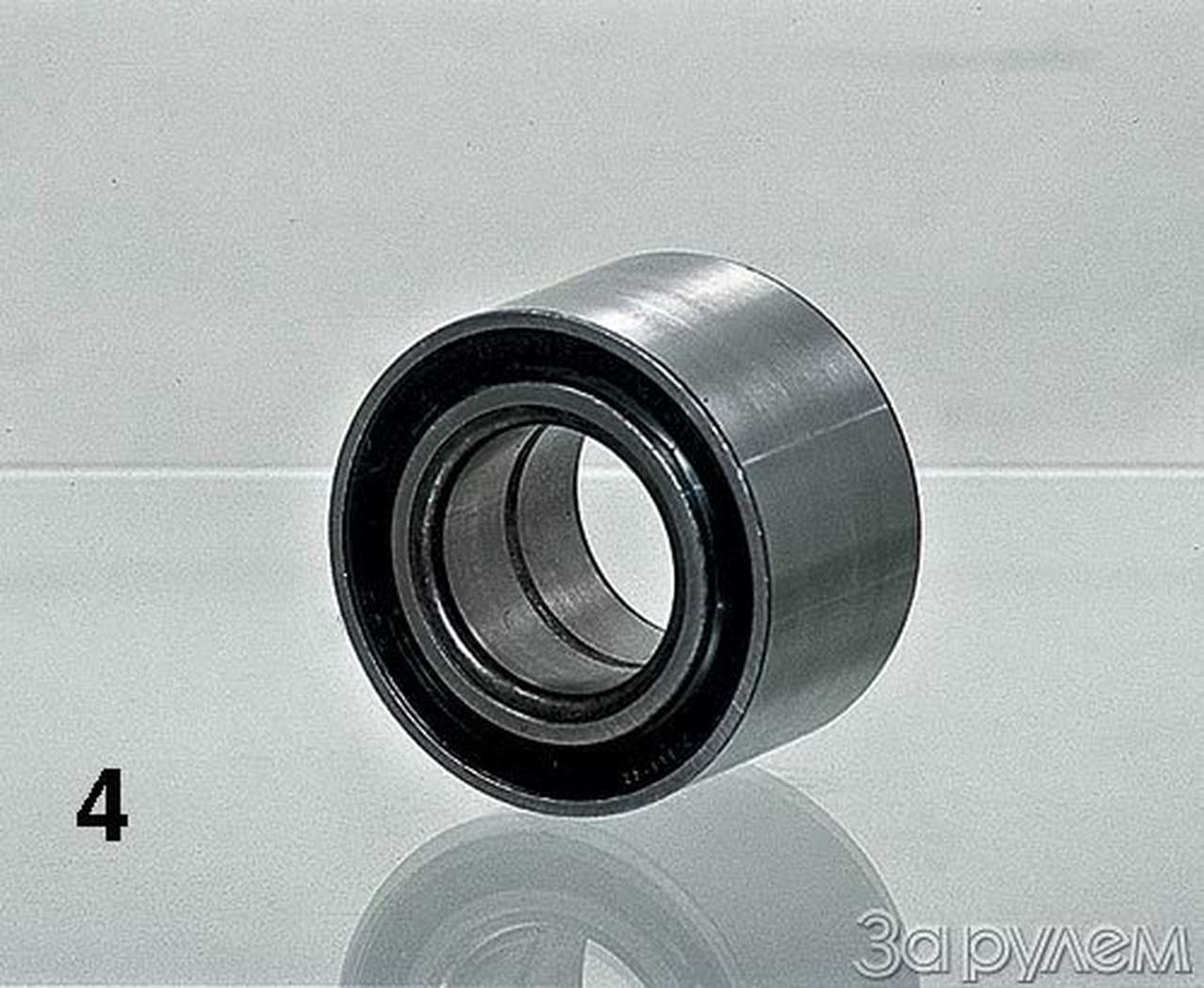 У "самары" спереди, у "москвича" сзади